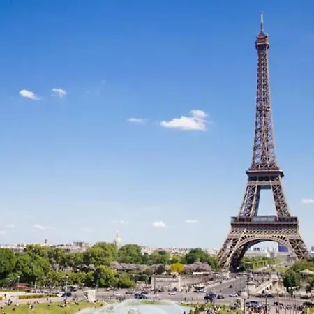Amazing On The Prestigious Street Apartment Paris