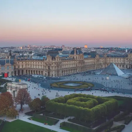 Amazing On The Prestigious Street Paris