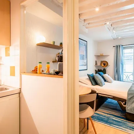 Amazing On The Prestigious Street Apartment *